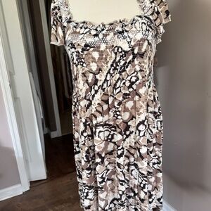 Reduced! Woman's Dress Size Large, "Pyramyd Collection", Like New!